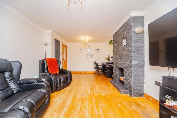 St. Peters Close, Llanharan, Pontyclun