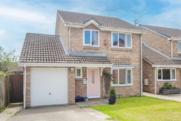 Blyth Close, Barry