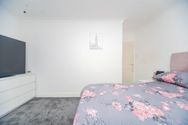 5 Claude Road, Barry CF62 7JE