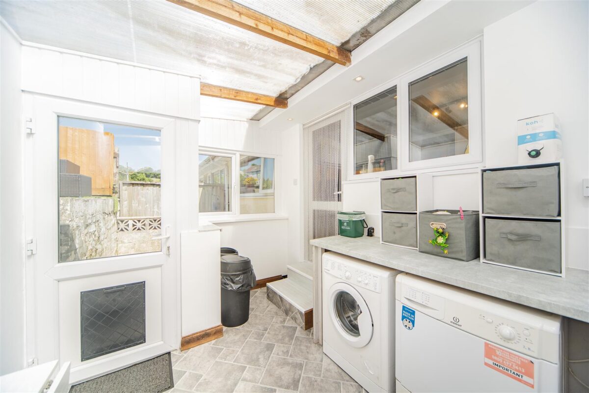 St. Peters Close, Llanharan, Pontyclun