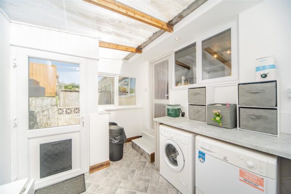 St. Peters Close, Llanharan, Pontyclun