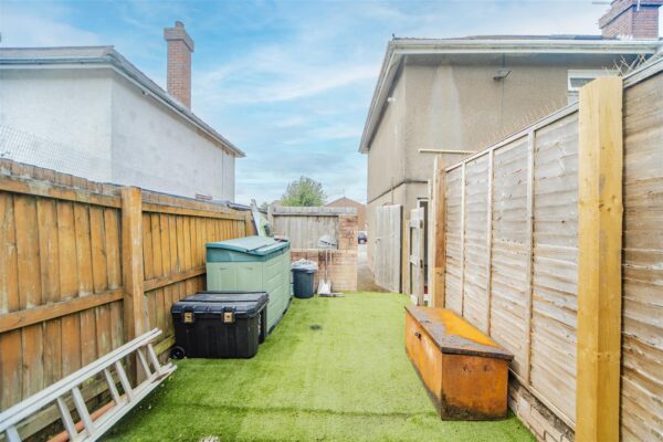 5 Claude Road, Barry CF62 7JE