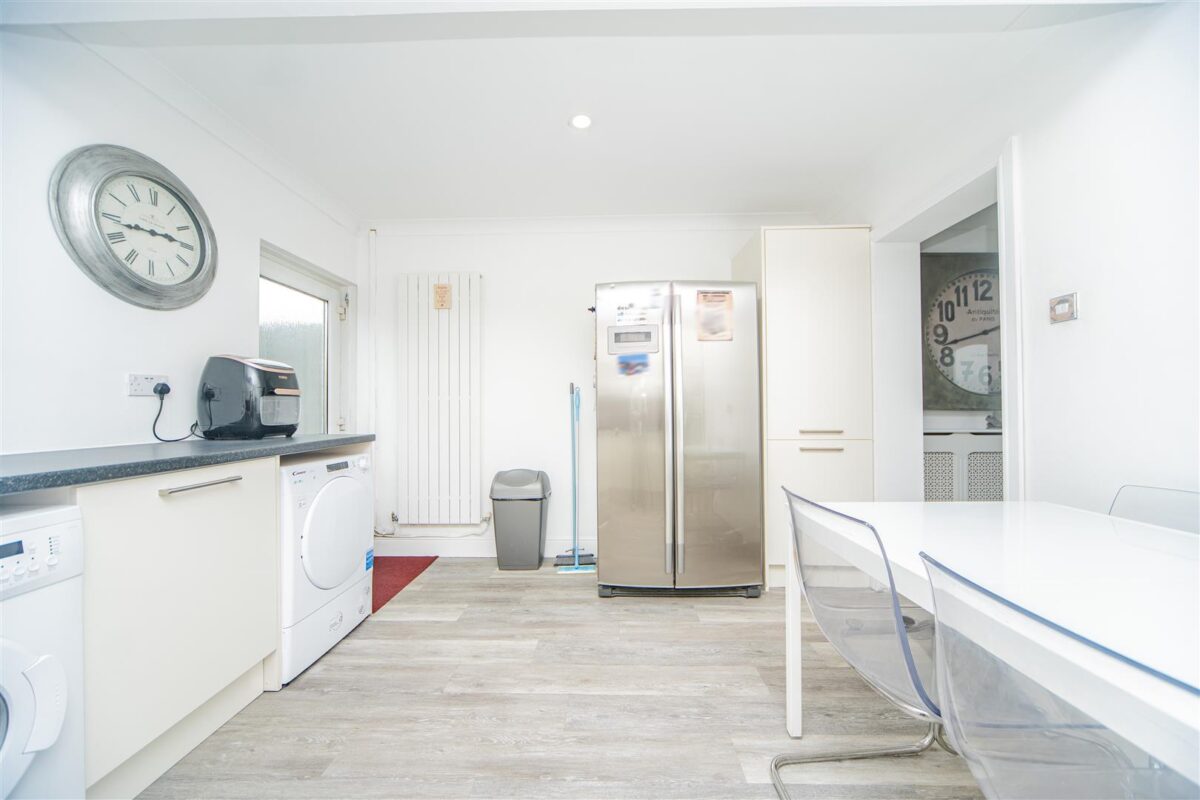 5 Claude Road, Barry CF62 7JE