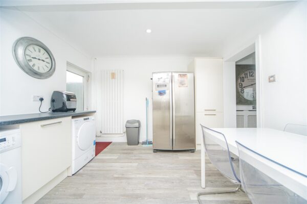 5 Claude Road, Barry CF62 7JE