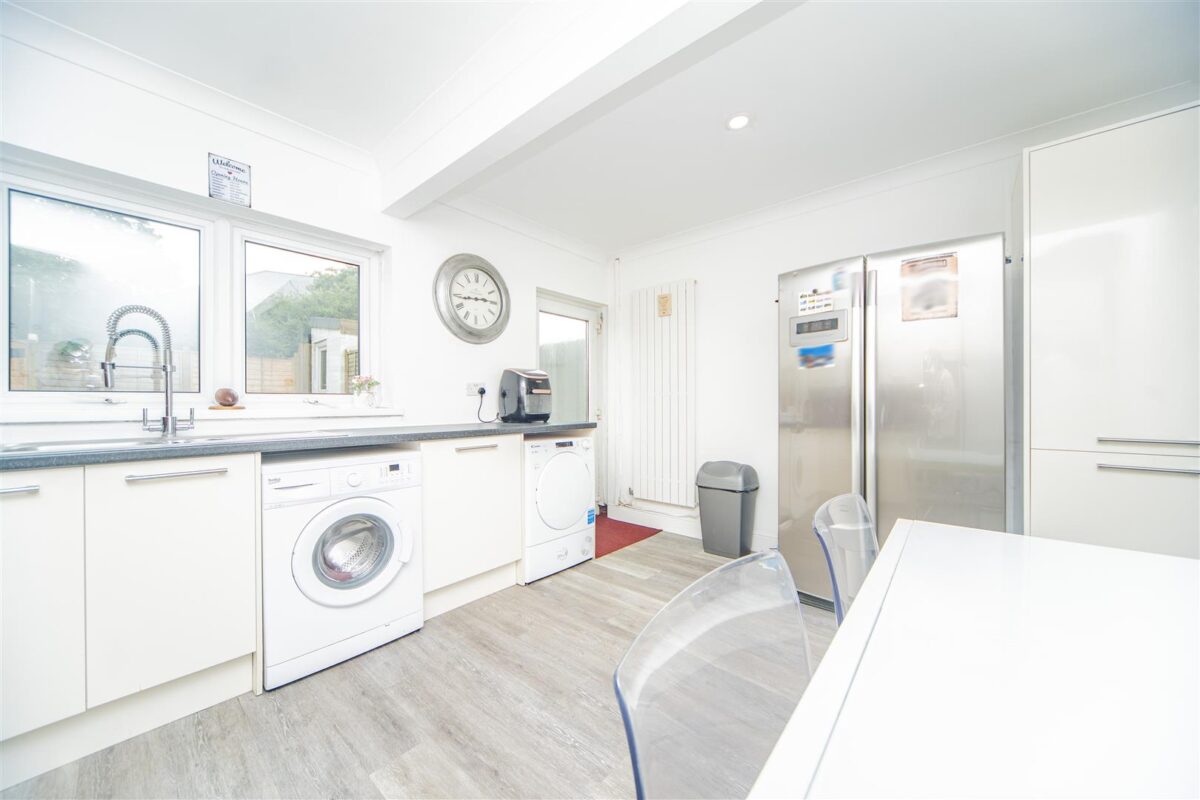 5 Claude Road, Barry CF62 7JE
