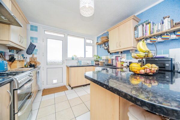 Tordoff Way, Barry