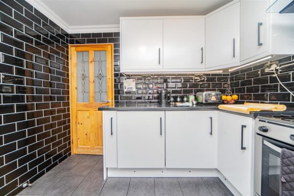 St. Peters Close, Llanharan, Pontyclun
