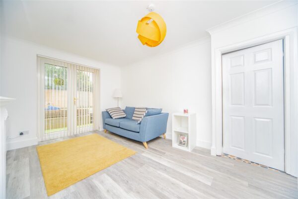 5 Claude Road, Barry CF62 7JE