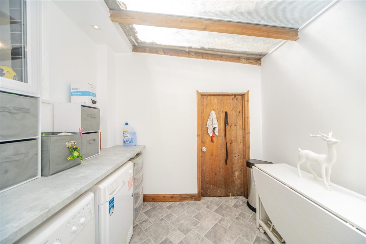 St. Peters Close, Llanharan, Pontyclun