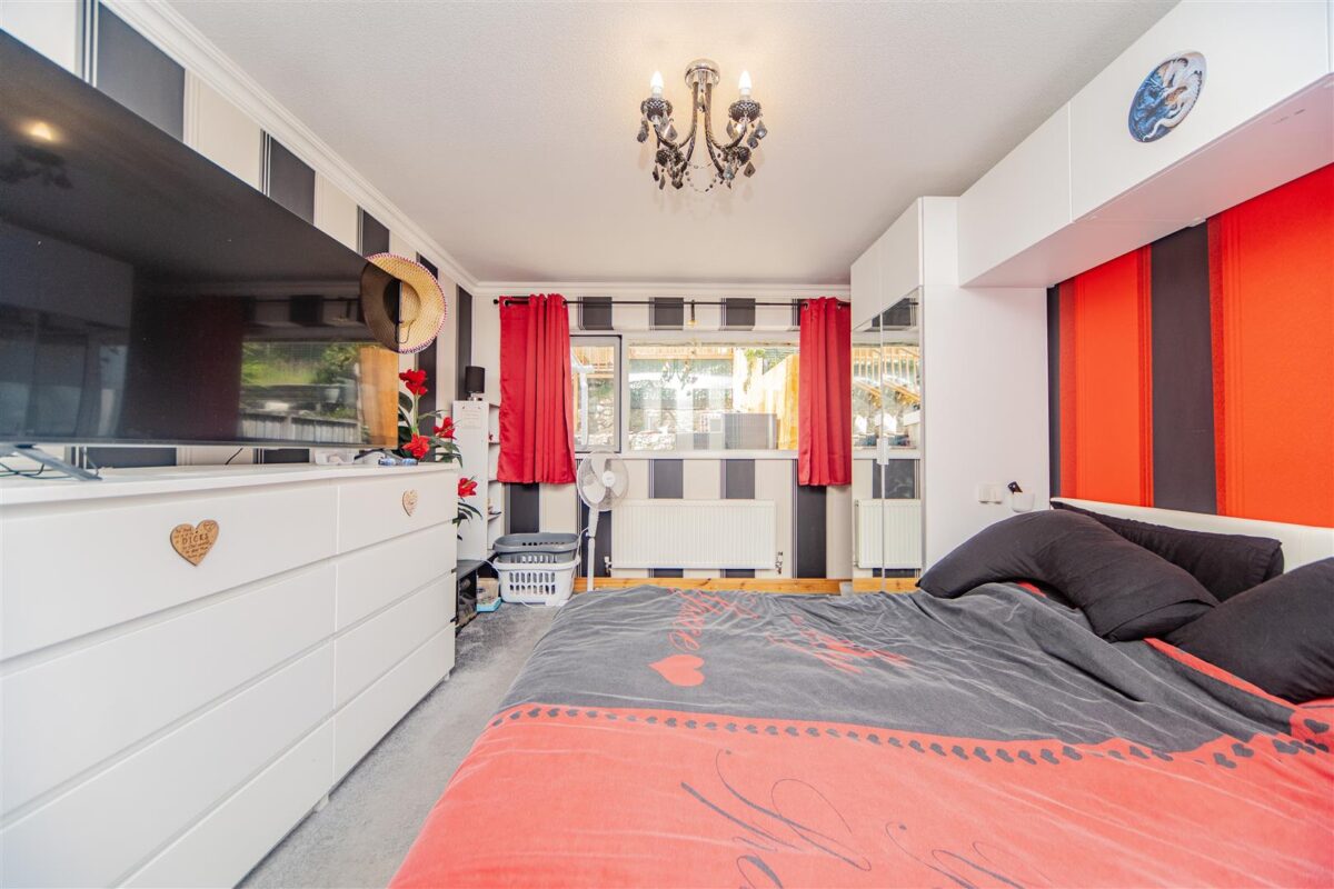 St. Peters Close, Llanharan, Pontyclun