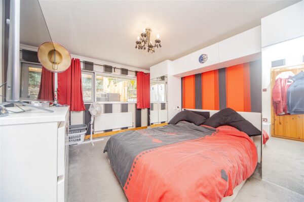 St. Peters Close, Llanharan, Pontyclun