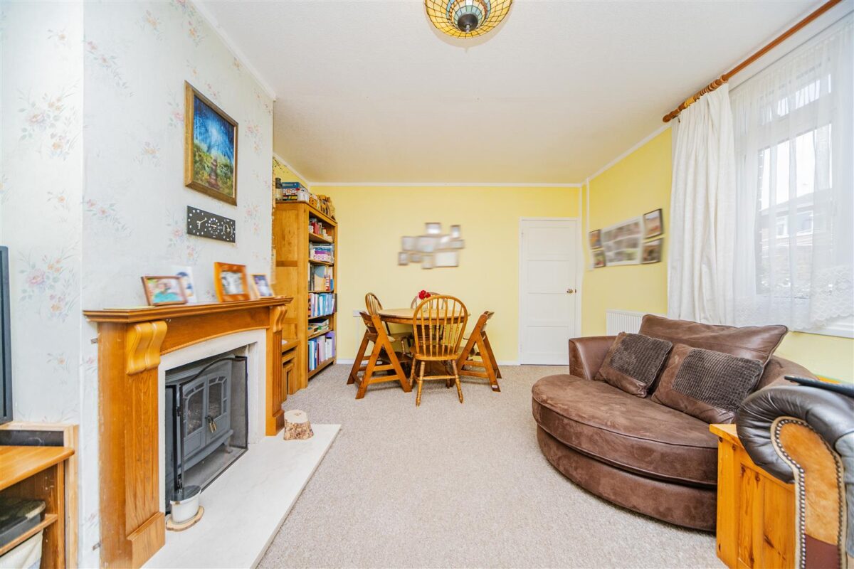 Tordoff Way, Barry