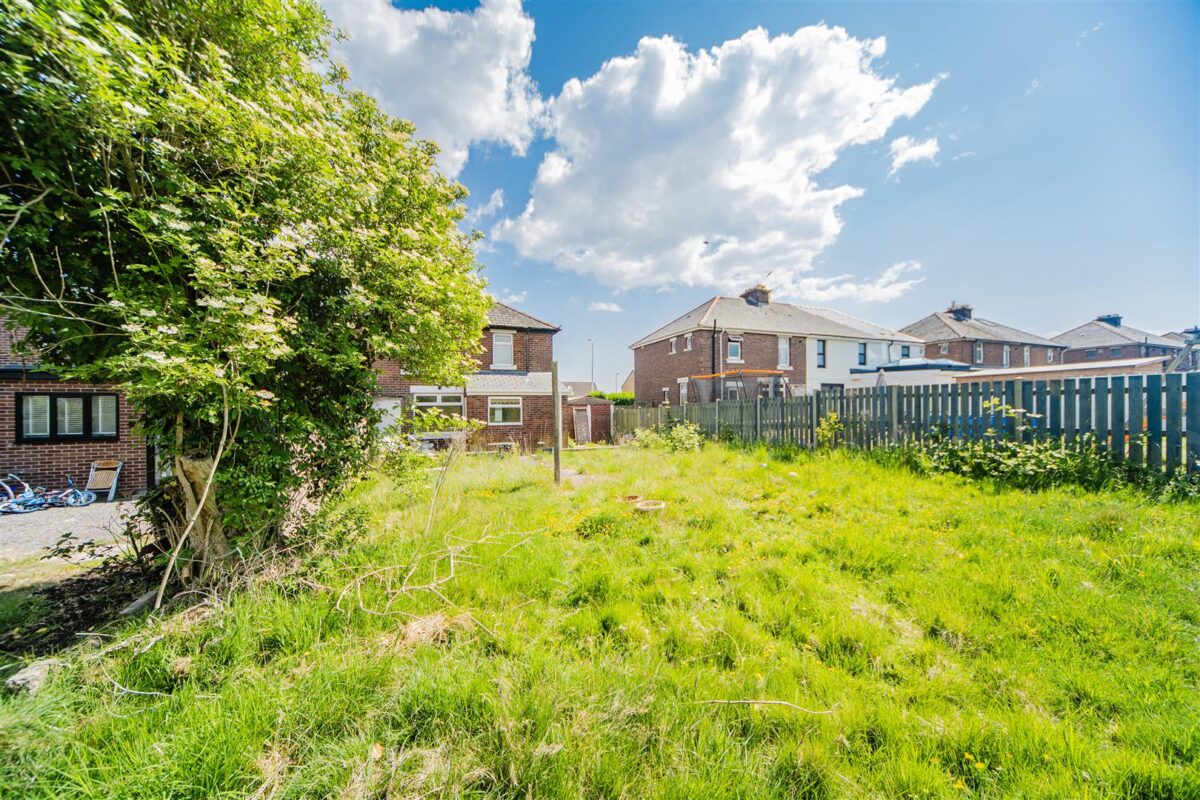 Winston Road, Barry