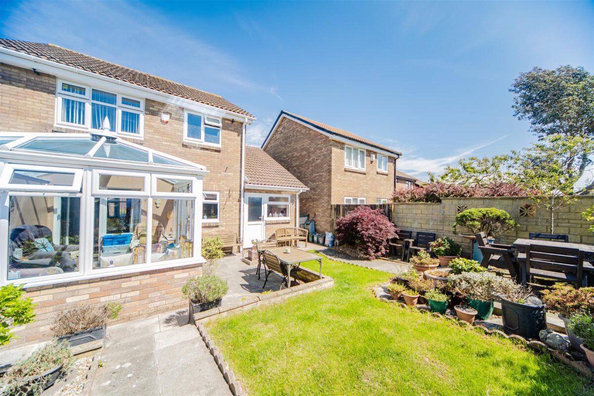 Blyth Close, Barry