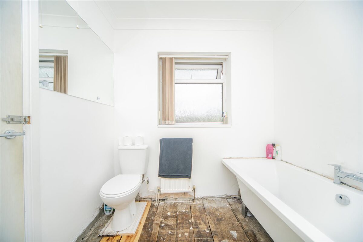 5 Claude Road, Barry CF62 7JE