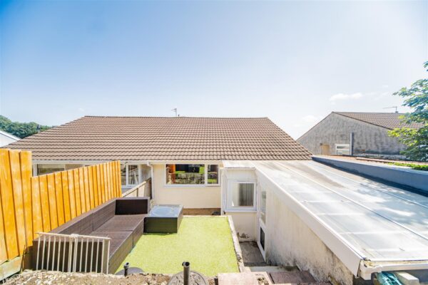 St. Peters Close, Llanharan, Pontyclun