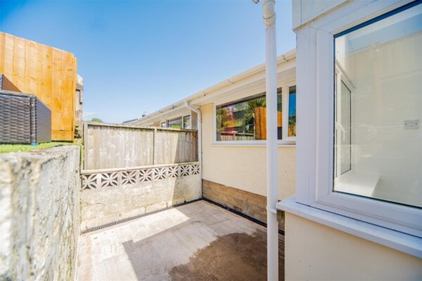 St. Peters Close, Llanharan, Pontyclun