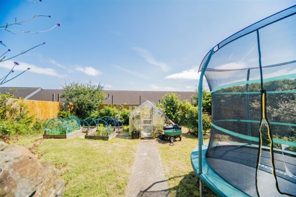 Tordoff Way, Barry