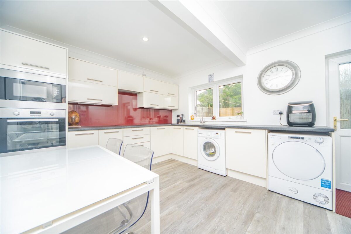 5 Claude Road, Barry CF62 7JE