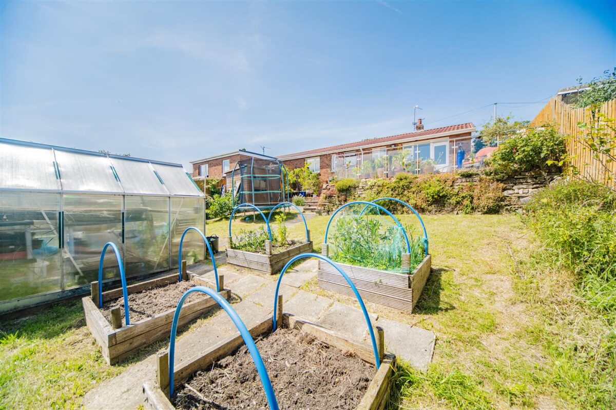 Tordoff Way, Barry