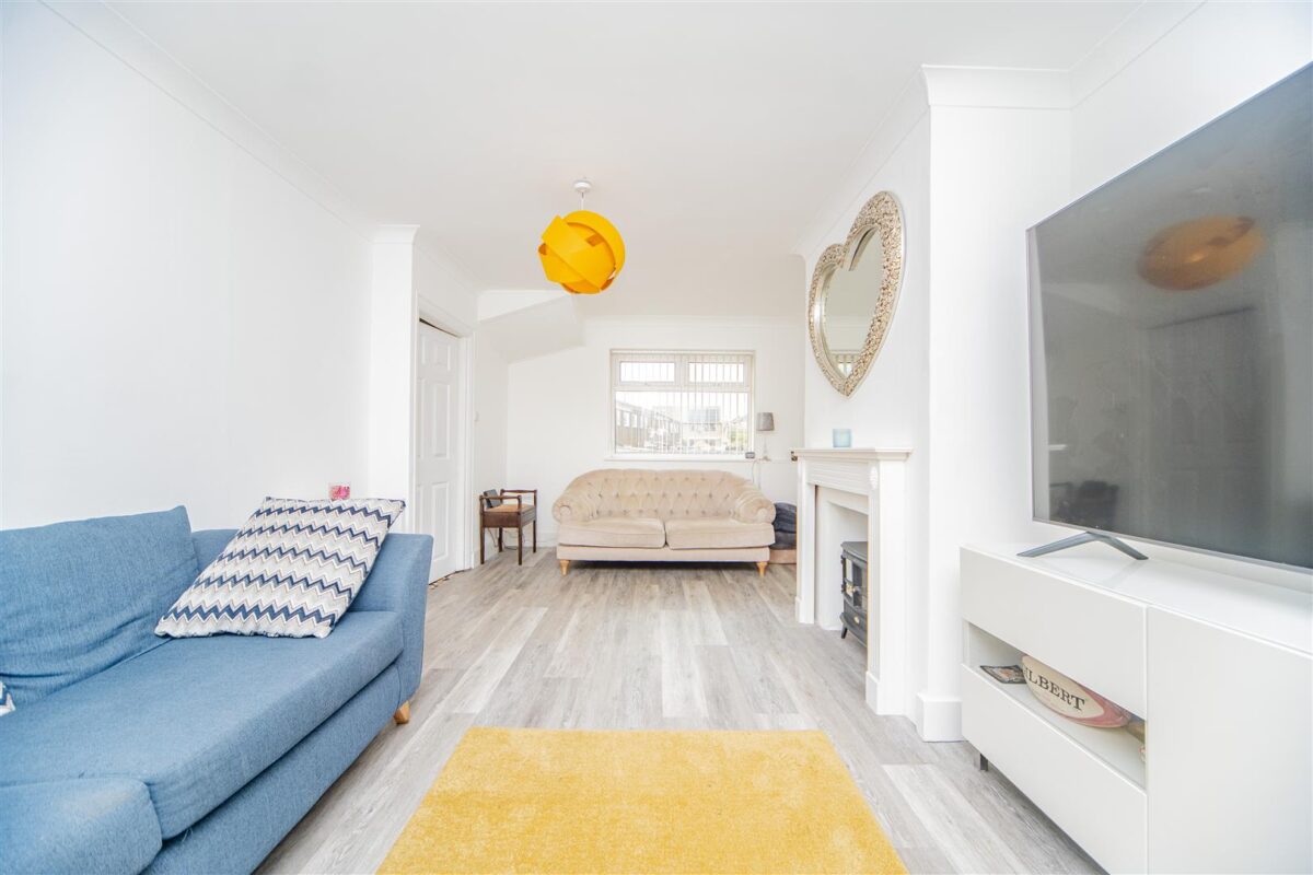 5 Claude Road, Barry CF62 7JE