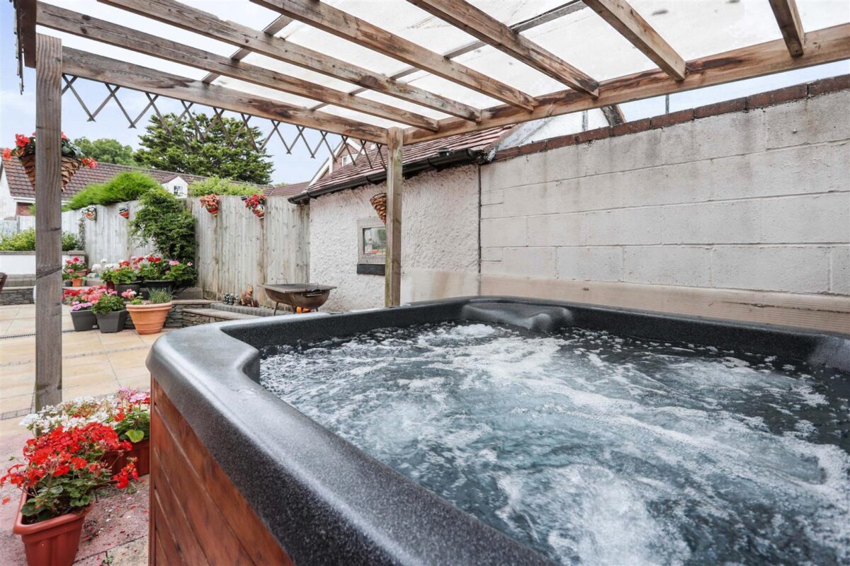 Beach Road, Swanbridge, Penarth