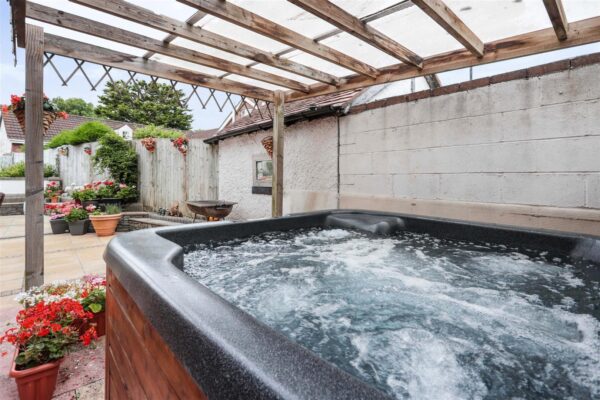Beach Road, Swanbridge, Penarth
