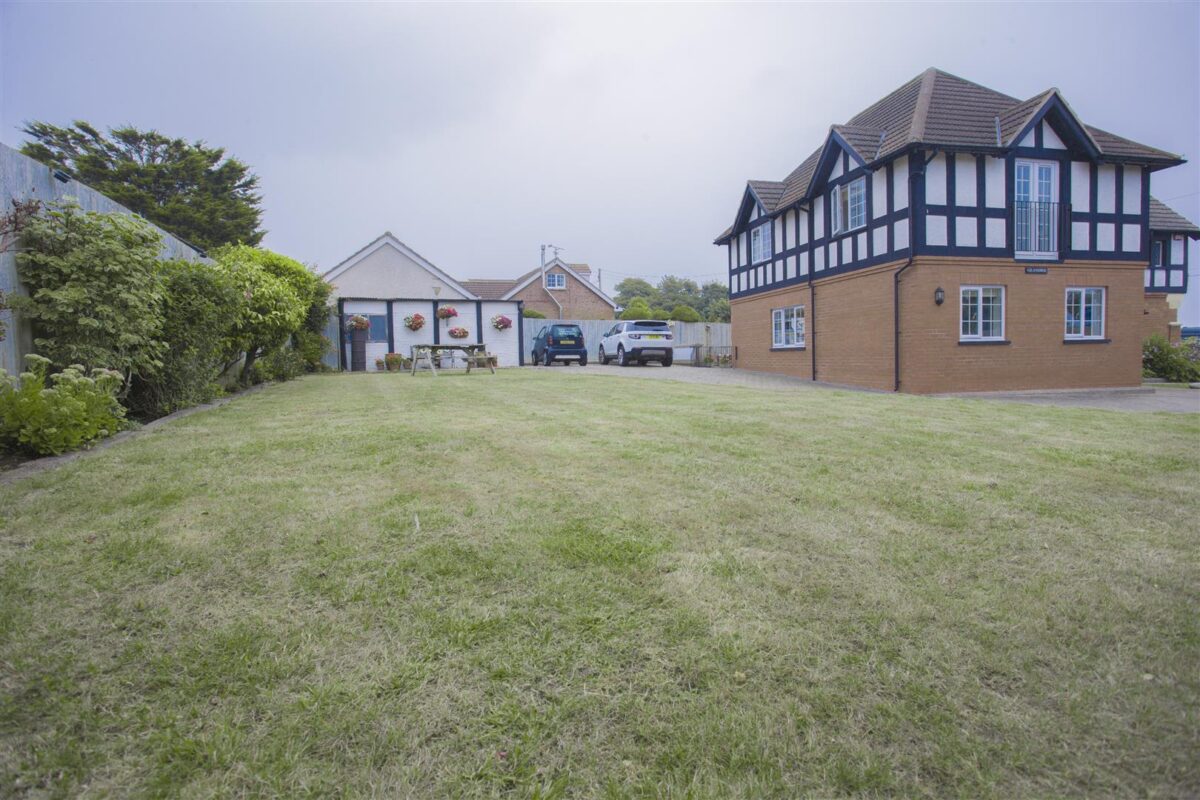 Beach Road, Swanbridge, Penarth