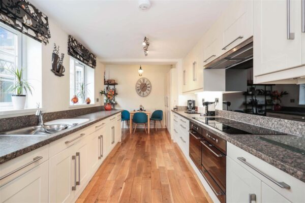 Beach Road, Swanbridge, Penarth