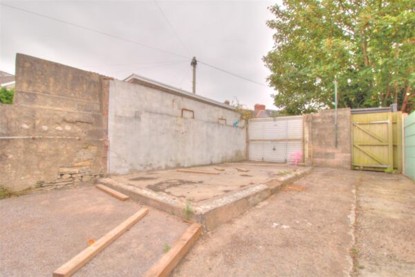 Kingsland Crescent, Barry