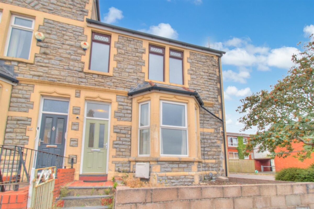 Kingsland Crescent, Barry