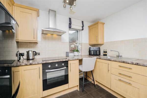4 Park Road, Barry