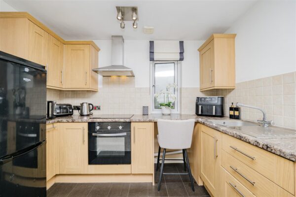 4 Park Road, Barry