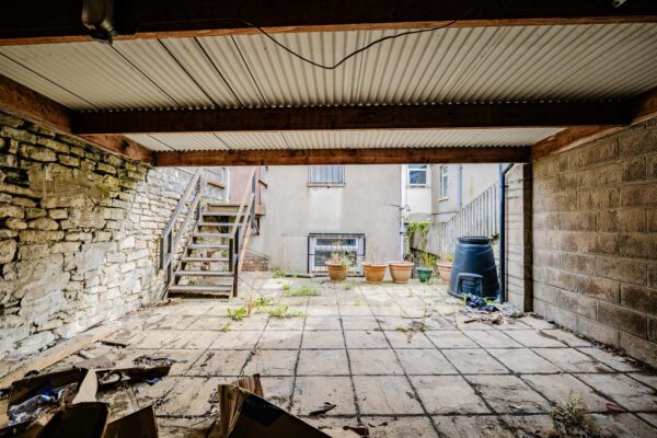 Holton Road, Barry