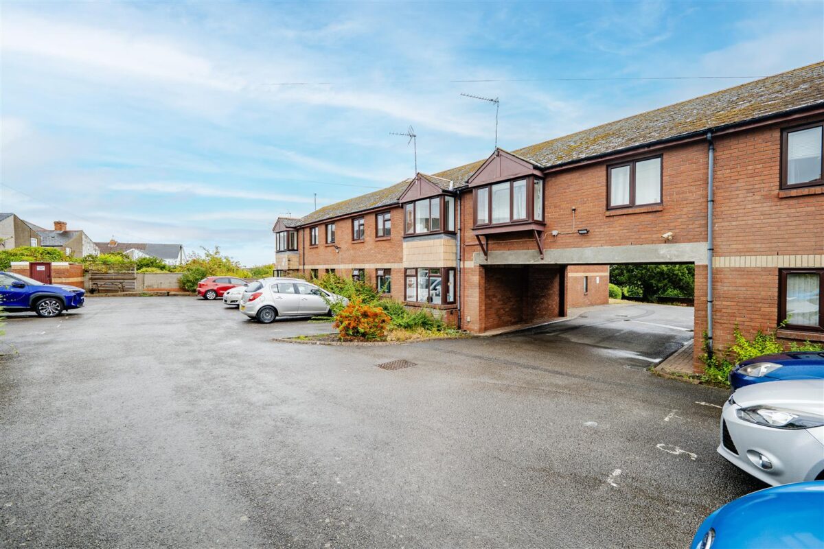 4 Park Road, Barry