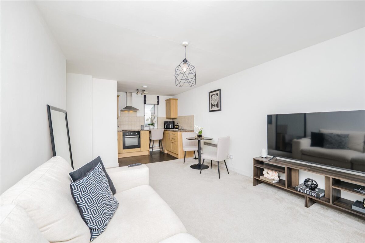 4 Park Road, Barry