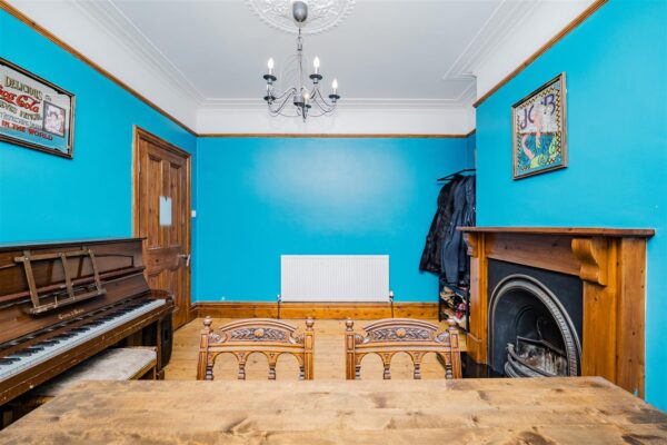 Gladstone Road, Barry