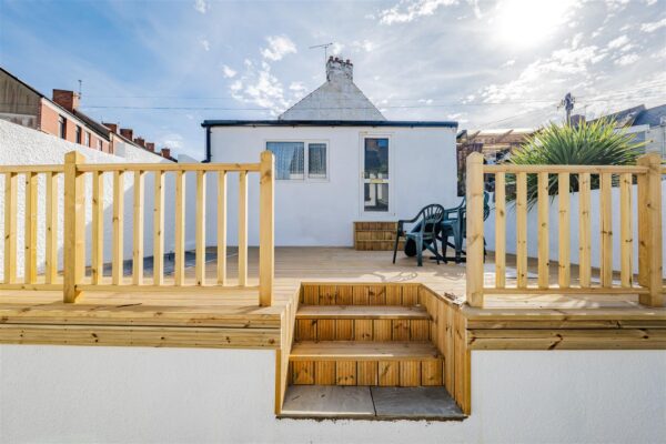 Gladstone Road, Barry