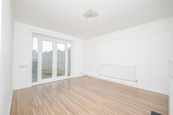 Florence Avenue, Barry