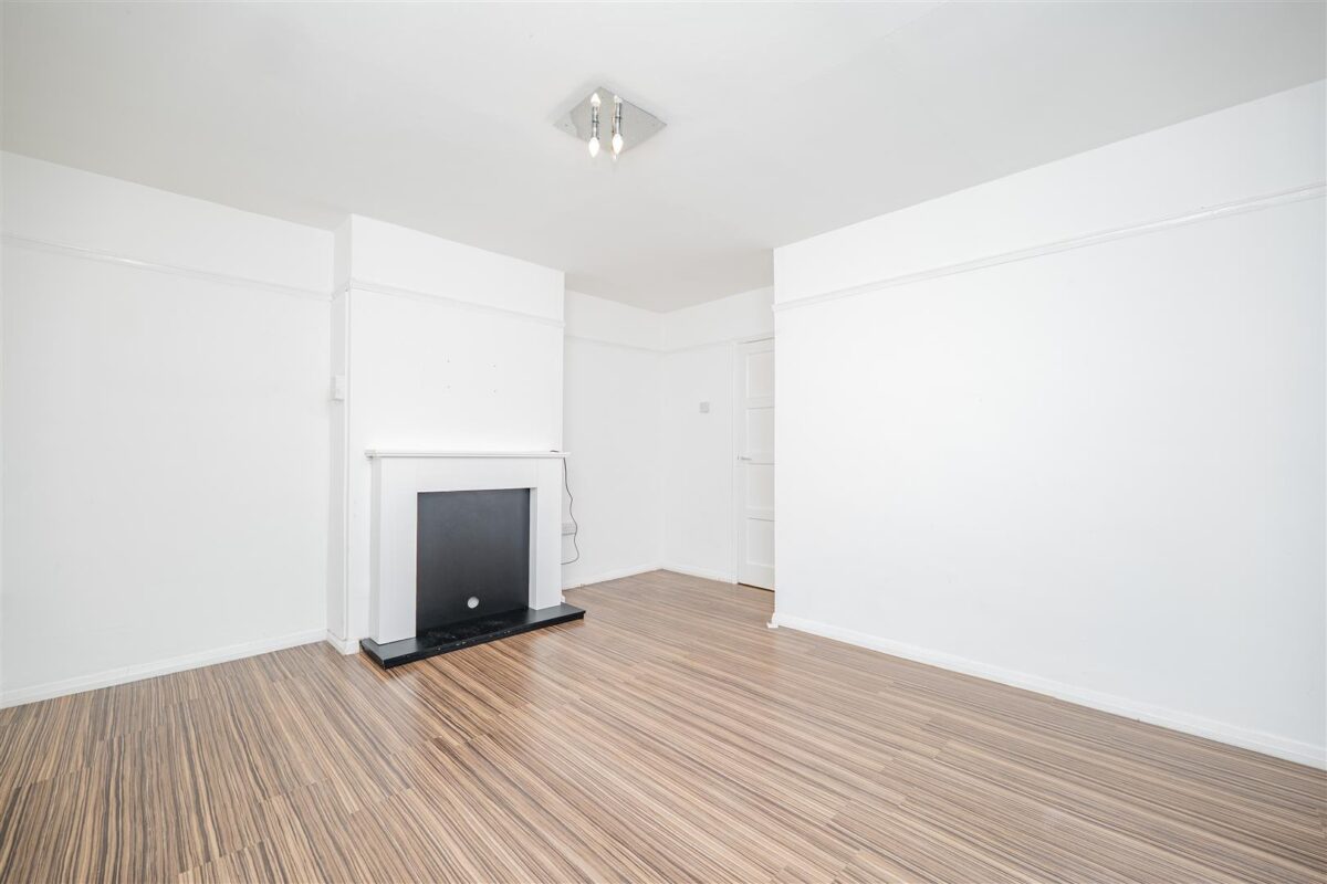 Florence Avenue, Barry