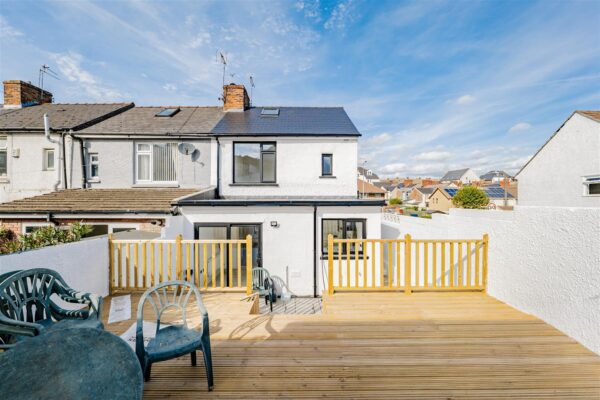 Gladstone Road, Barry