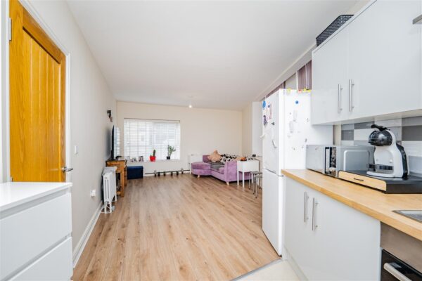 Hunter Street, Barry