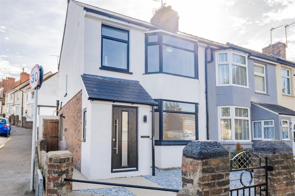 Gladstone Road, Barry