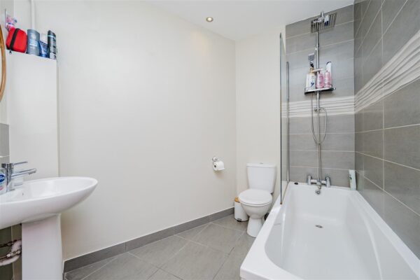 Hunter Street, Barry