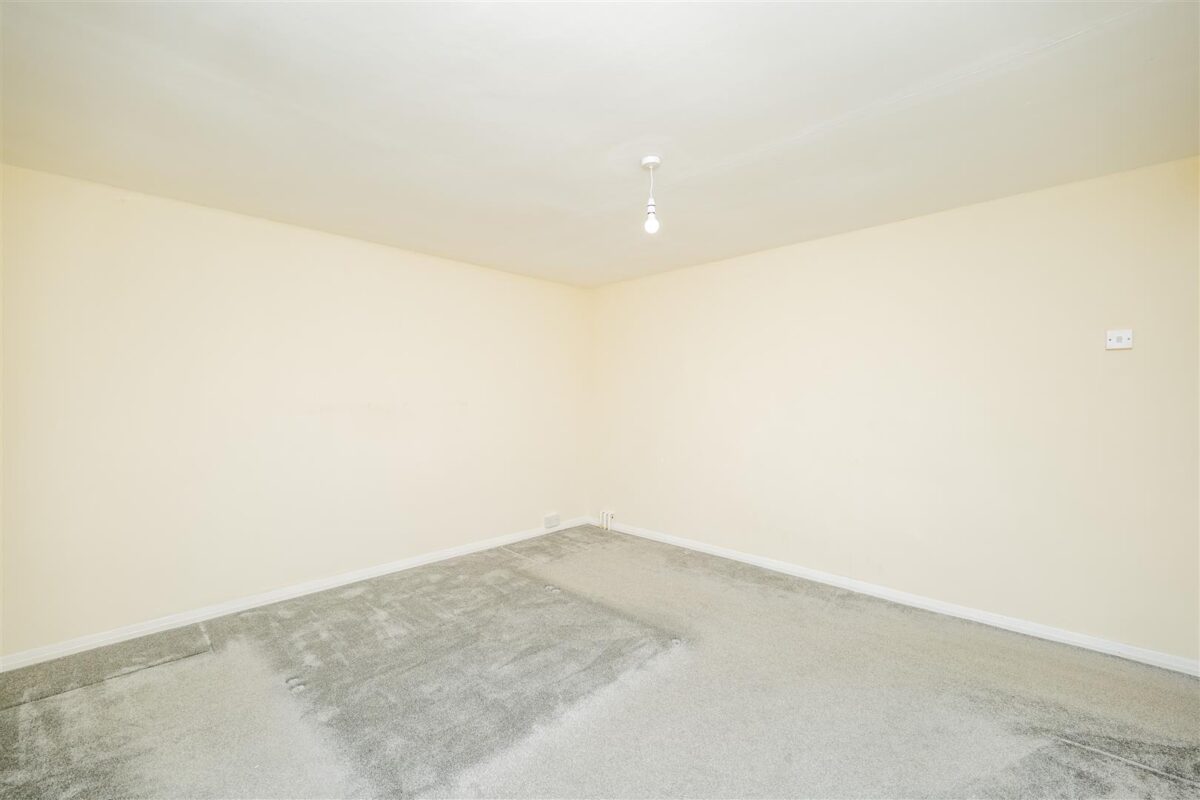 Florence Avenue, Barry