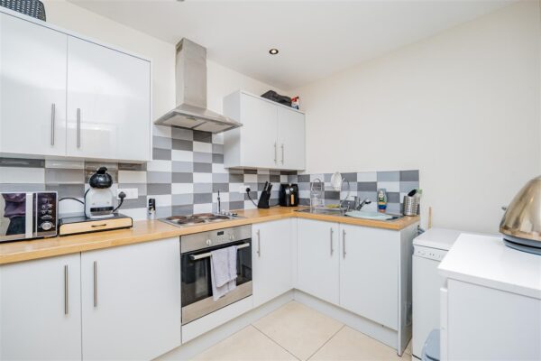 Hunter Street, Barry