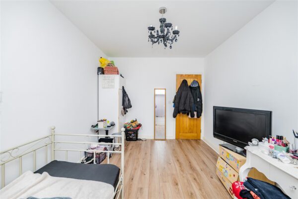 Hunter Street, Barry