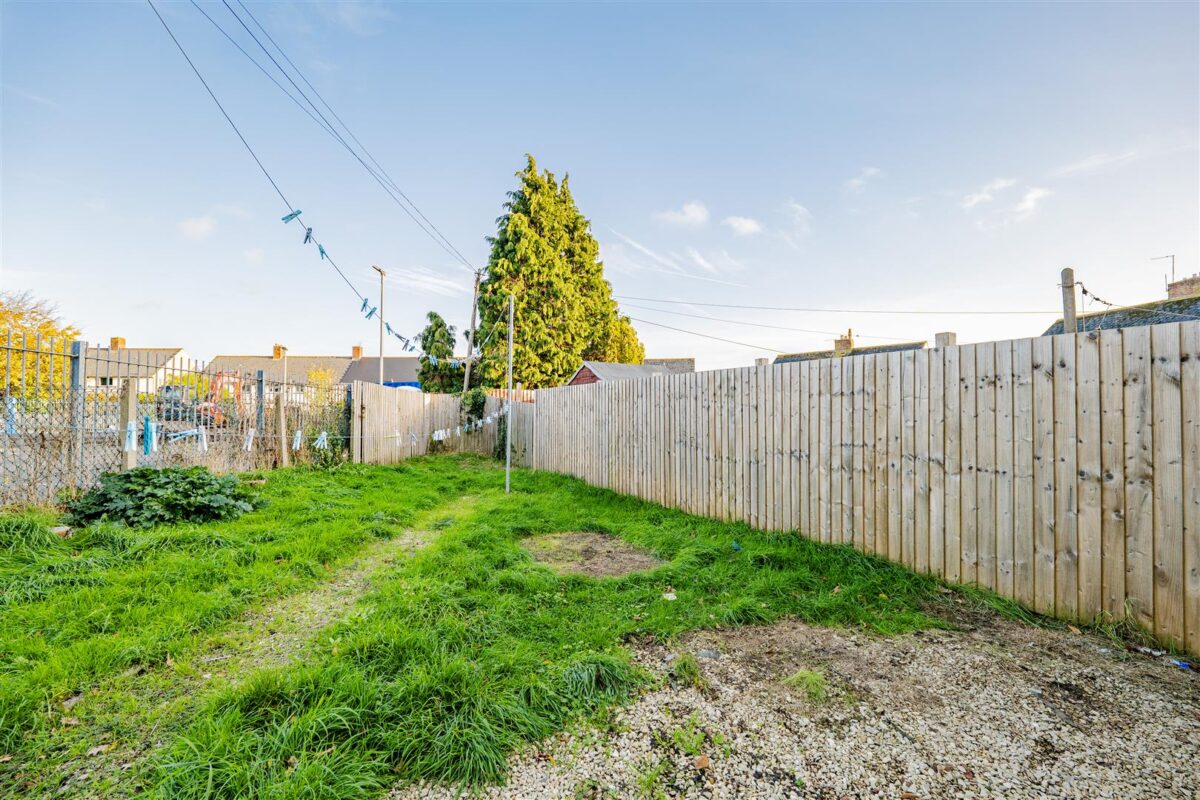 Florence Avenue, Barry