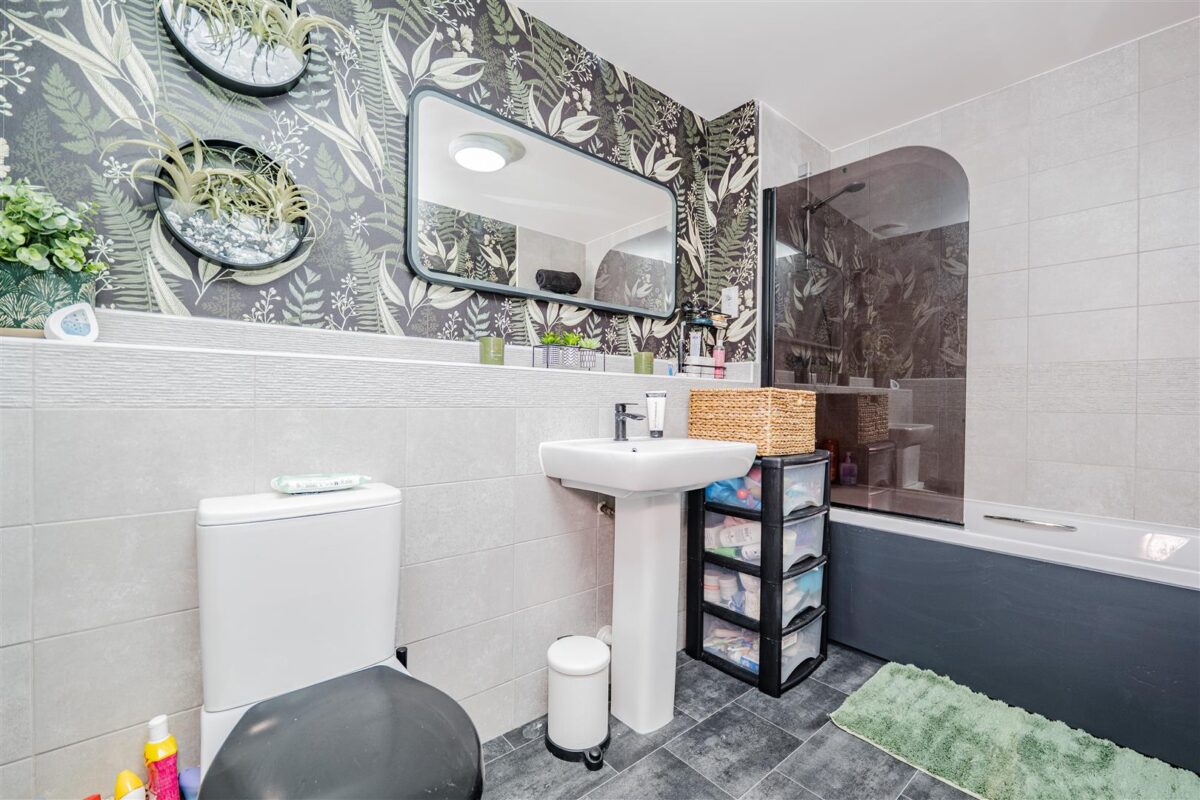 Ffordd Pentre, Barry