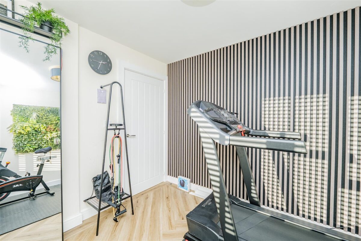 Ffordd Pentre, Barry